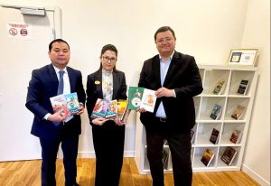 UZBEKISTAN IN SWEDEN A COLLECTION OF LITERATURE PRESENTED TO THE NATIONAL CULTURAL CENTER
